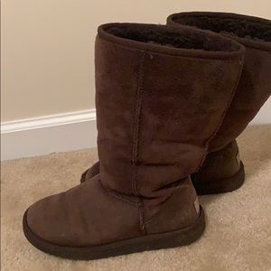 Size 6 classic tall UGG boots!